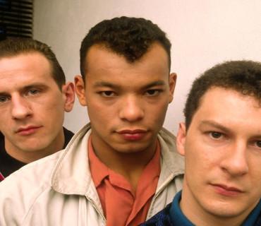 O som pop dos anos 80 do trio Fine Young Cannibals - SpaceDj